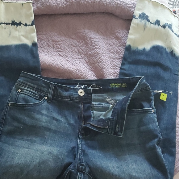 Jeans - Picture 2 of 3